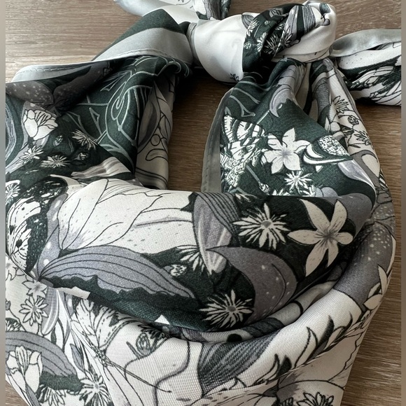 Black and white classy designer silk scarf butterfly and violin design - Picture 8 of 8